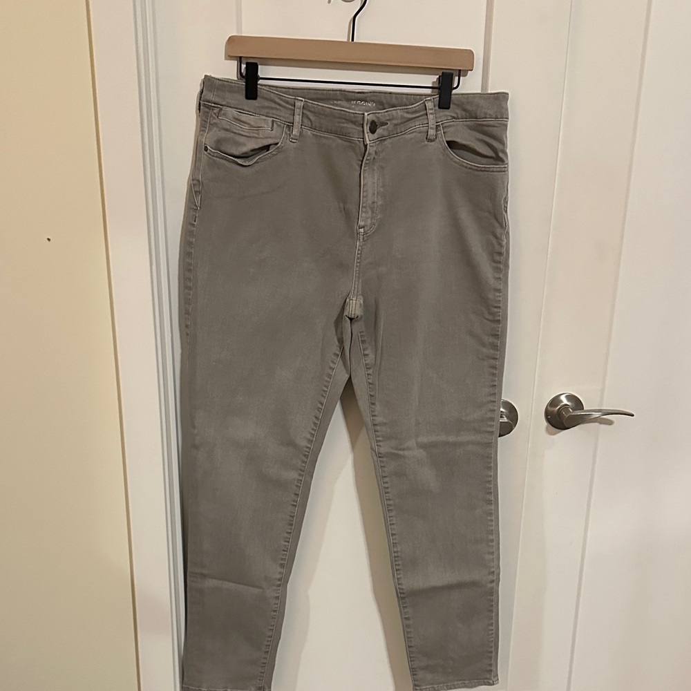Chicos Gray Platinum Jegging sz 2.5